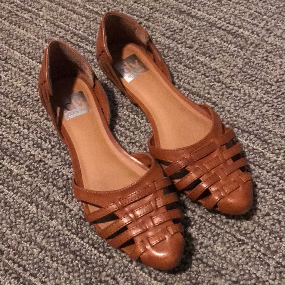 Cute Tan Flats